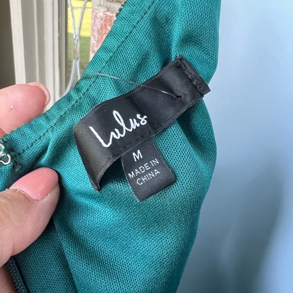 Lulu's green crushed velvet dress size medium NWT - Picture 3 of 10